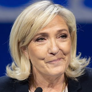 Photo : Vox España, CC0, Wikimedia Commons Marine Le Pen